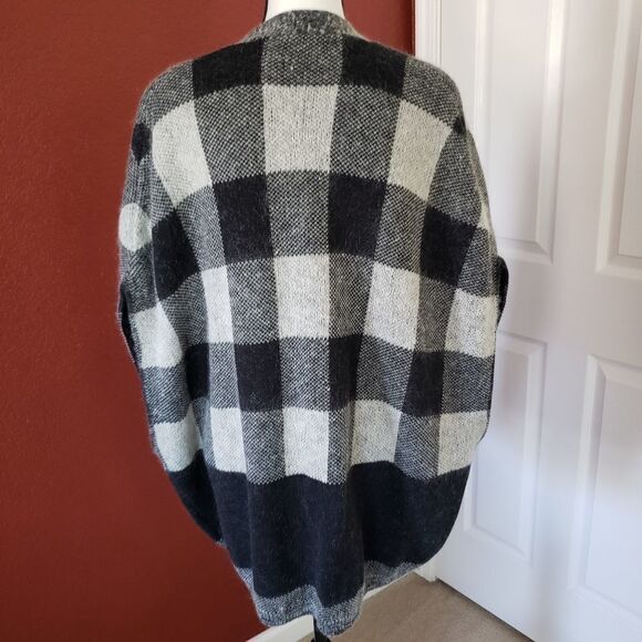 Banana Republic Vest jacket( LOOSE ) - Picture 2 of 9